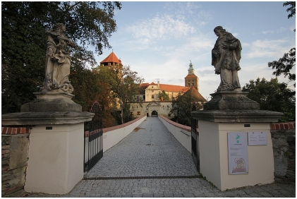 Ausztriai várak az út mellett