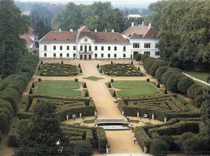 Kerékpárral a Széchenyi Kastélyhoz