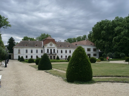Kerékpárral a Széchenyi Kastélyhoz